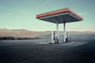 Maarten de Groot | Photographer - Gas Station